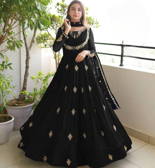 Embroidered Maxi with Dupatta – 3-Piece Chiffon Suit